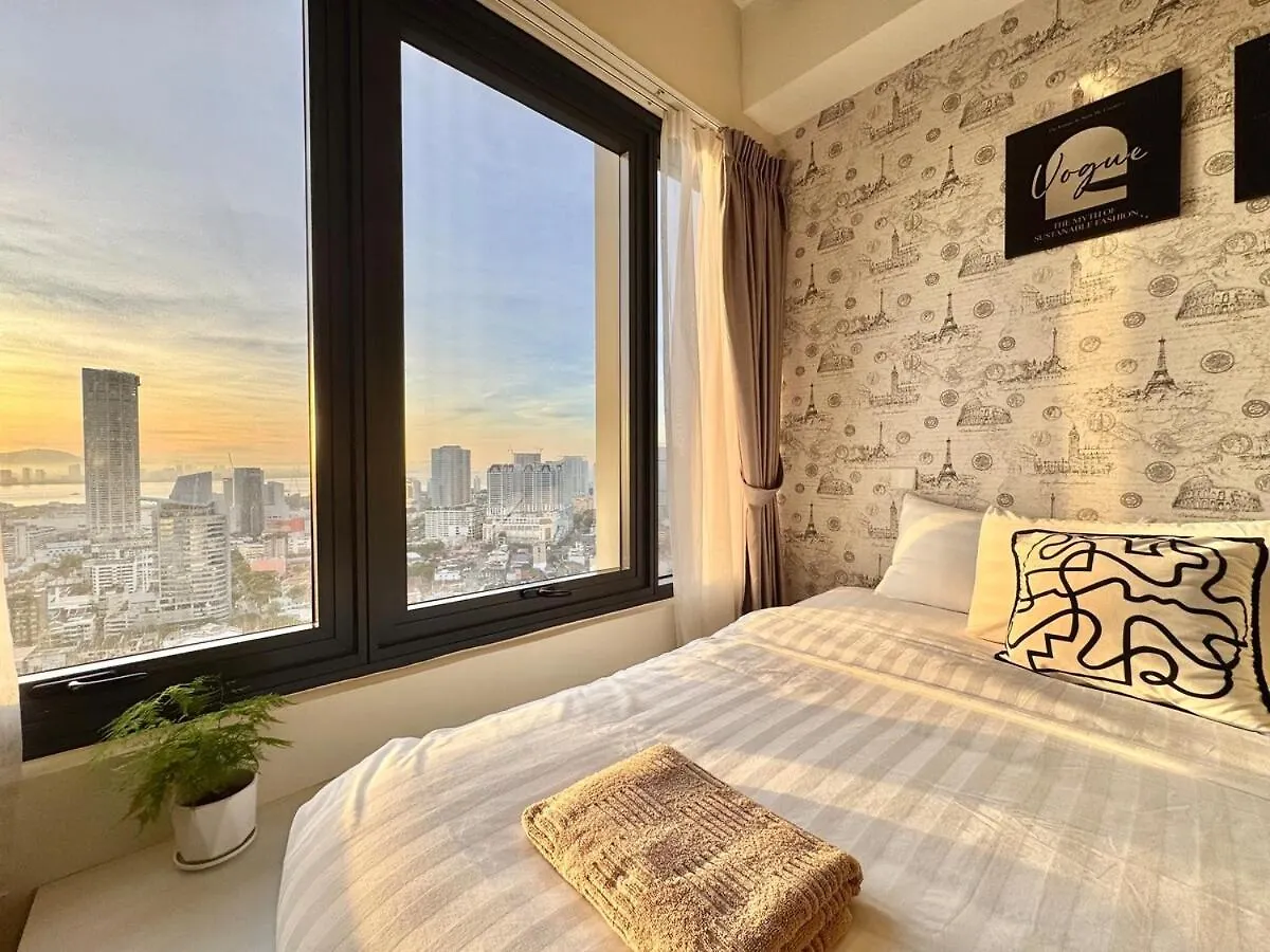 Tropicana 218 Macalister #Georgetown #Infinity Pool #2Pax Studio Suite #1 Queen #Quality Well Maintained #Private Host Daire George Town