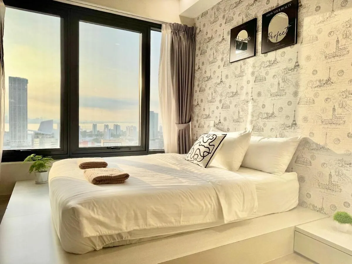 Daire Tropicana 218 Macalister #Georgetown #Infinity Pool #2Pax Studio Suite #1 Queen #Quality Well Maintained #Private Host